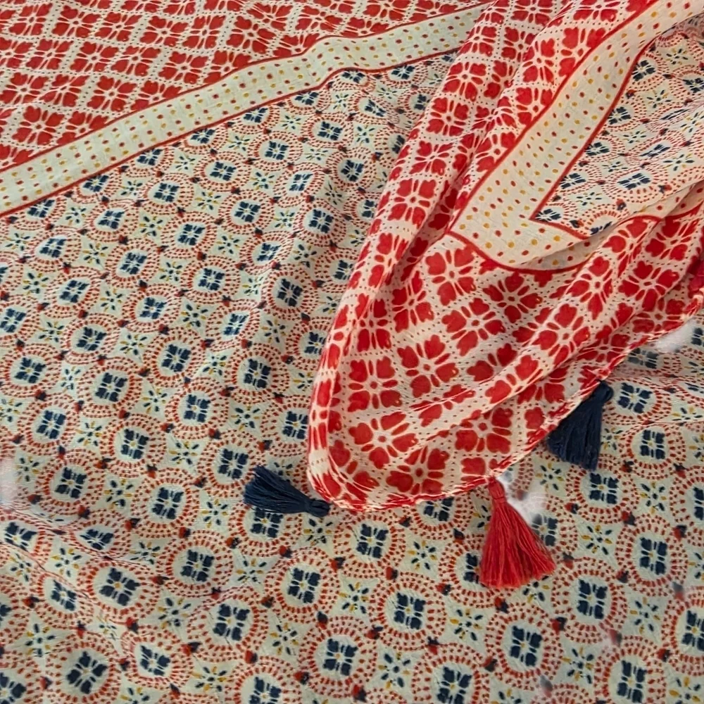 🇺🇸 Soft Red, White, & Blue Tassel Scarf/Wrap 62" x 33" | Americana Summer - Picture 3 of 3